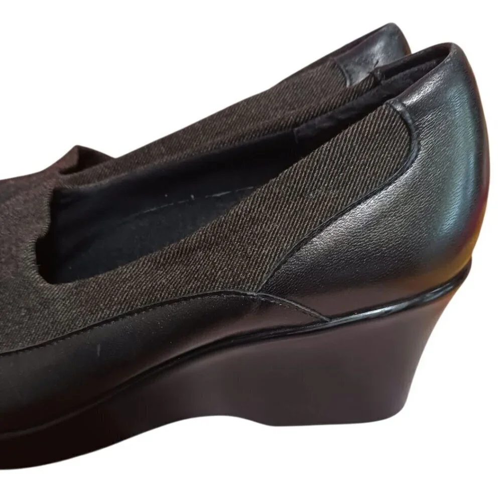 Munro American Kayla Slip On  Black Slip-On Shoes  Brown 7.5